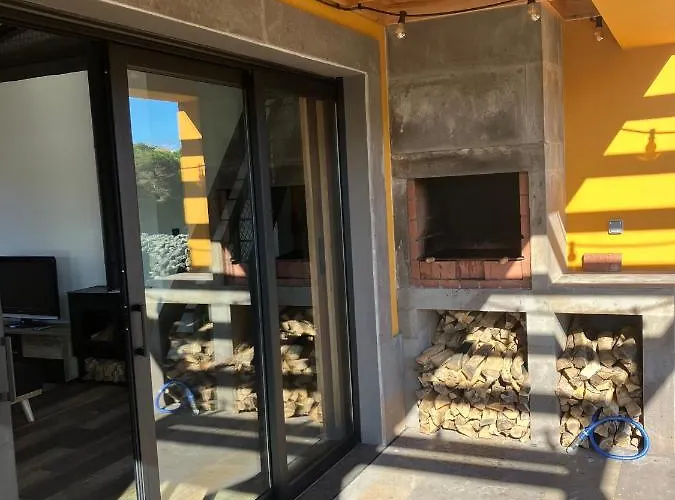 Casa Da Vinha Escondida Al Biscoitos (Terceira)