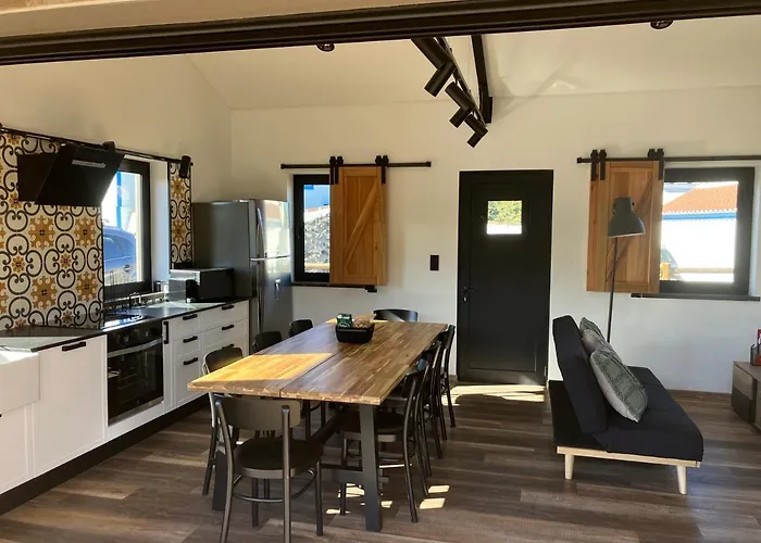 Casa Da Vinha Escondida Al Biscoitos (Terceira)